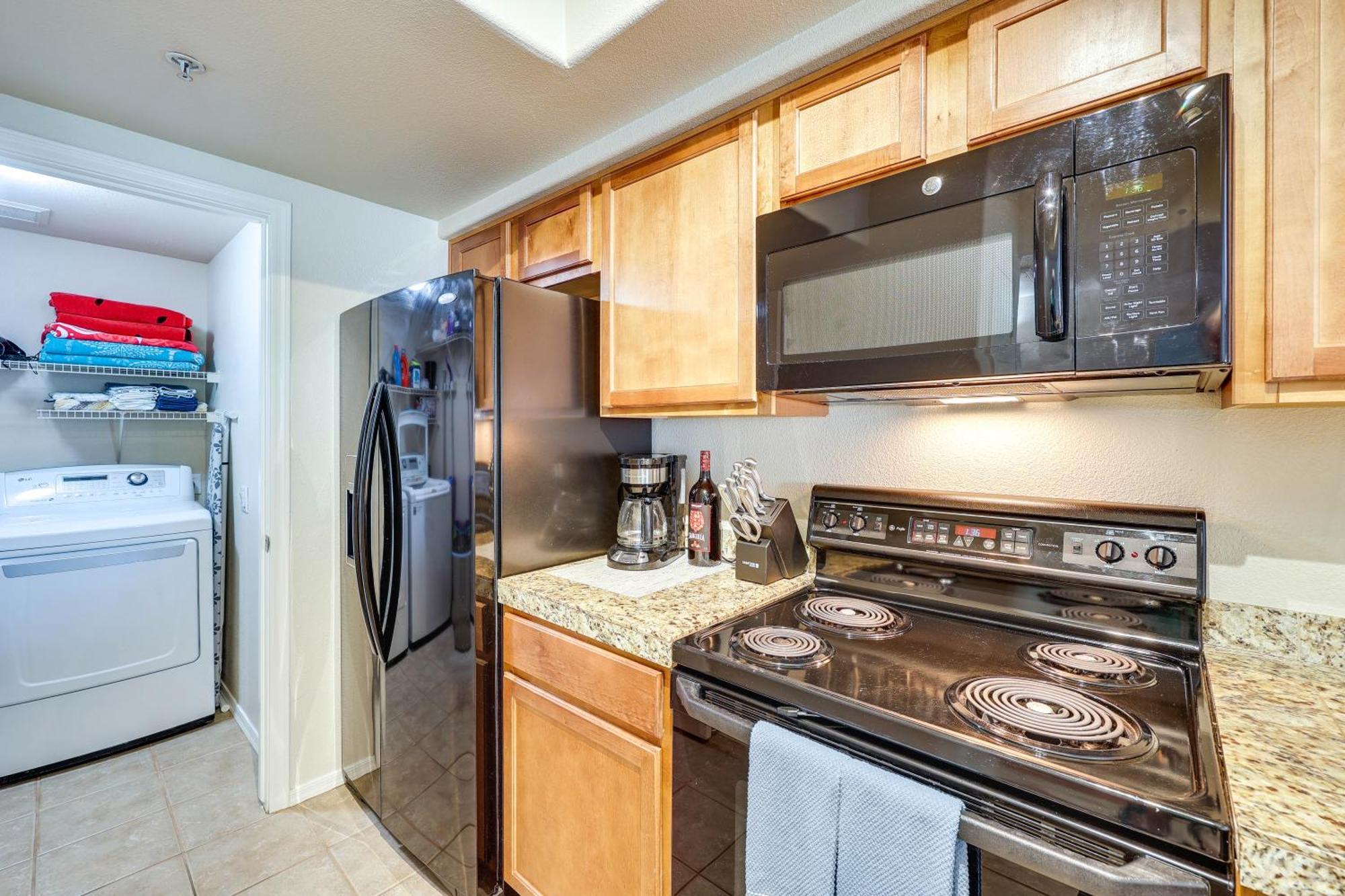 Apartment Family Access To Pool And Hot Tub Scottsdale