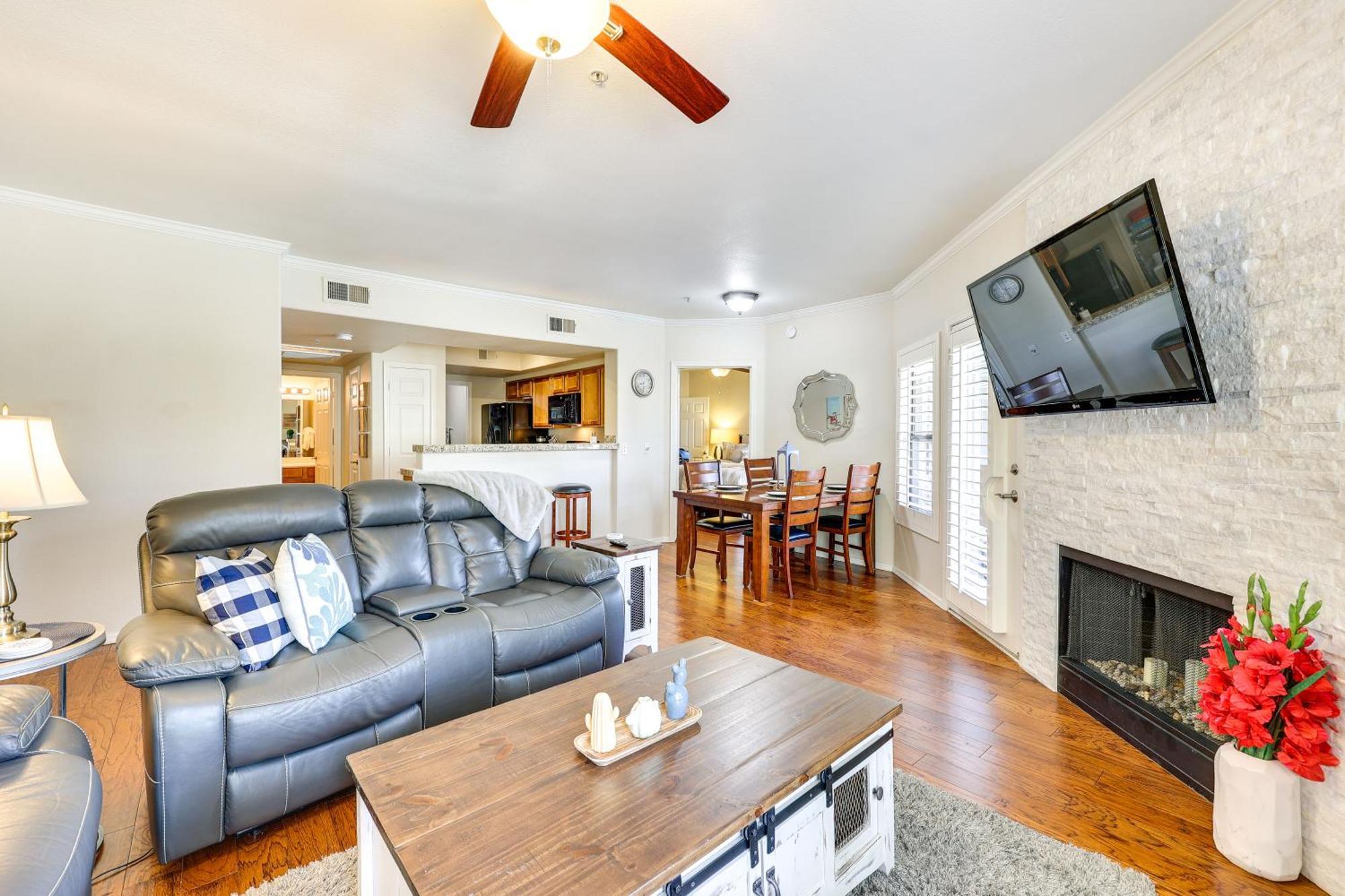 Family Access To Pool And Hot Tub Apartment