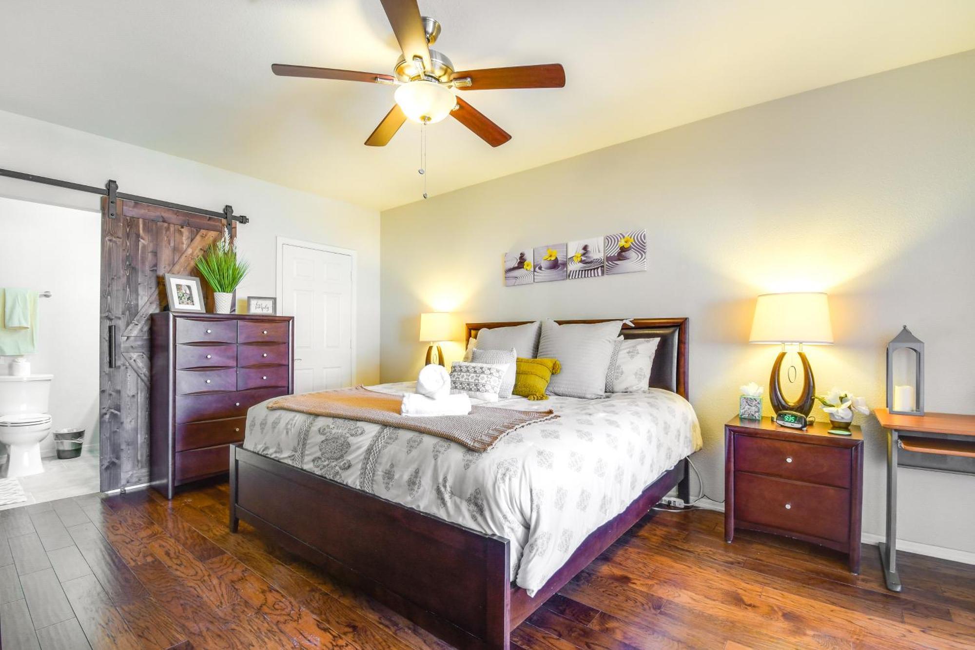 Apartment Family Access To Pool And Hot Tub