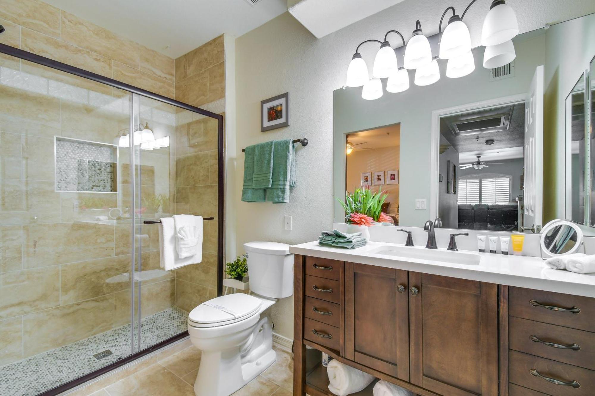 Family Access To Pool And Hot Tub Apartment *