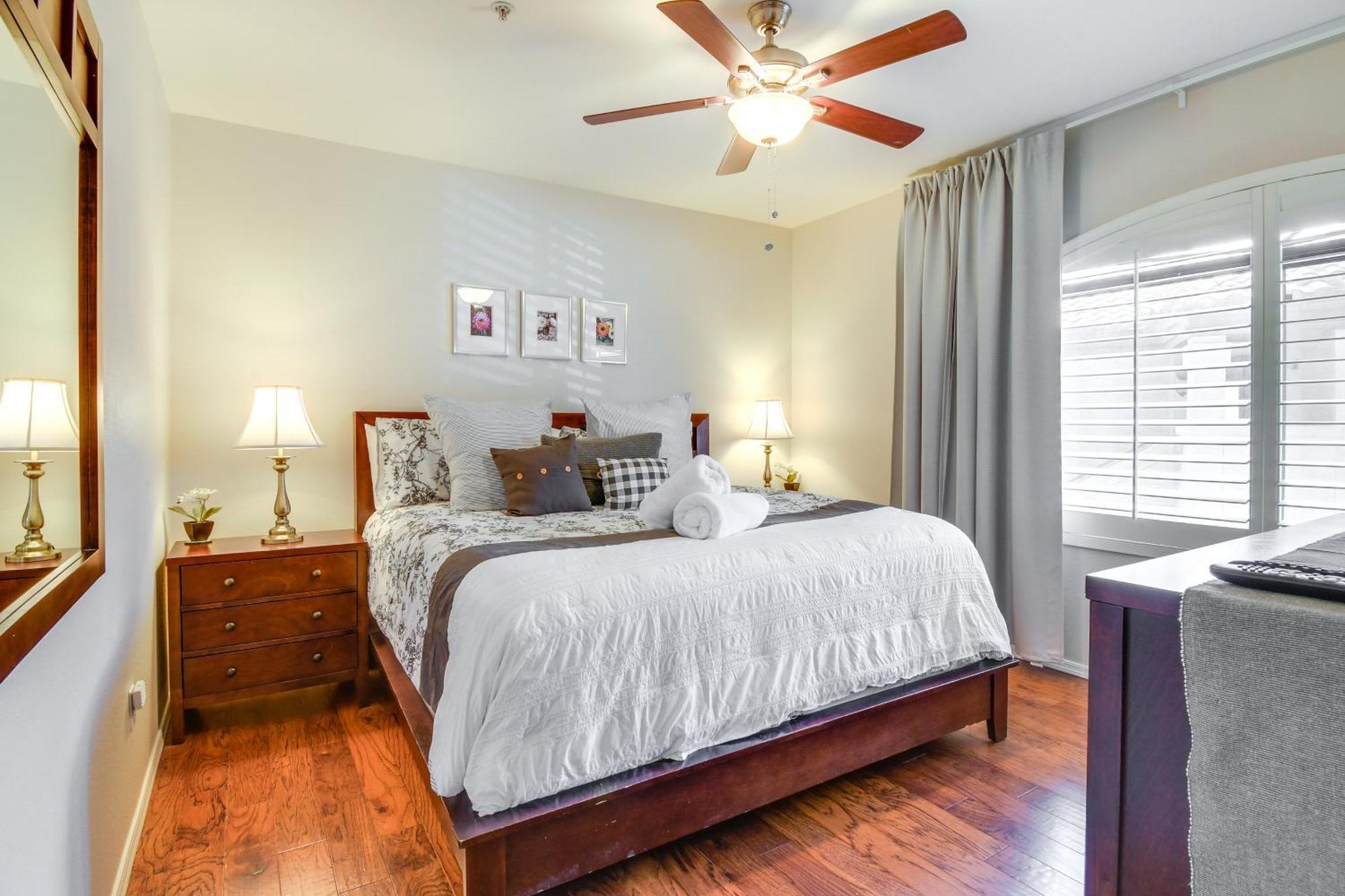 Family Access To Pool And Hot Tub Apartment Scottsdale